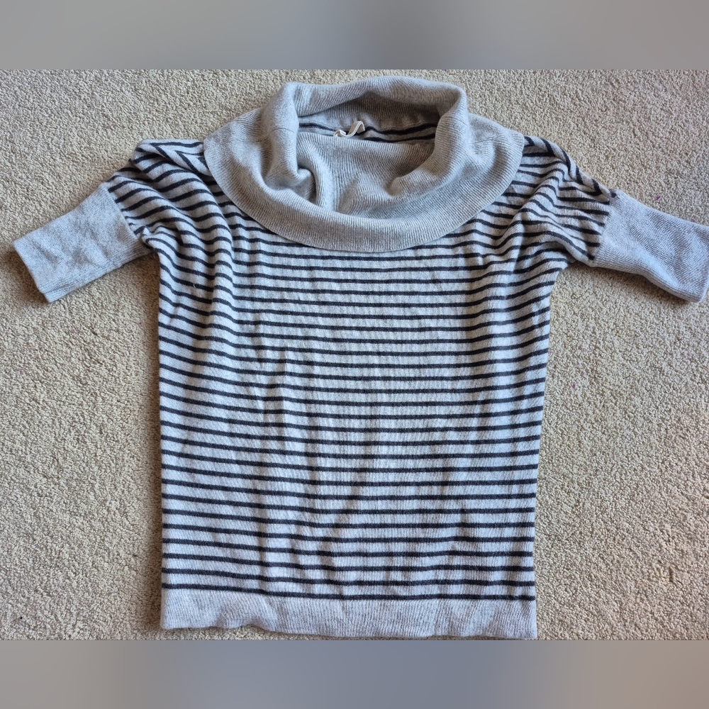Vintage Nanette Lepore Oonagh Gray Cashmere Short Sleeve Cowlneck Sweater Size S